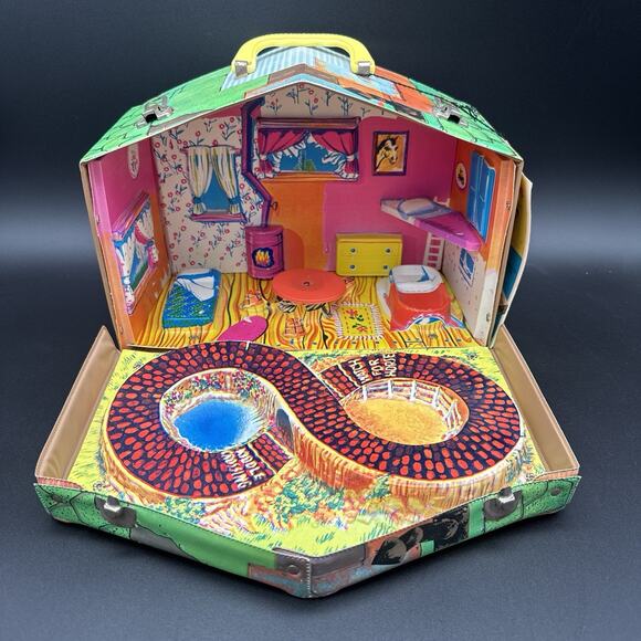 Vintage 1965 Liddle Kiddles Klub House Vinyl Playset Doll House Mattel W/ Tag!! - Picture 3 of 7